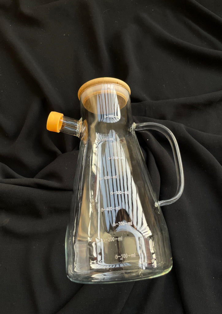 Oil storage jug